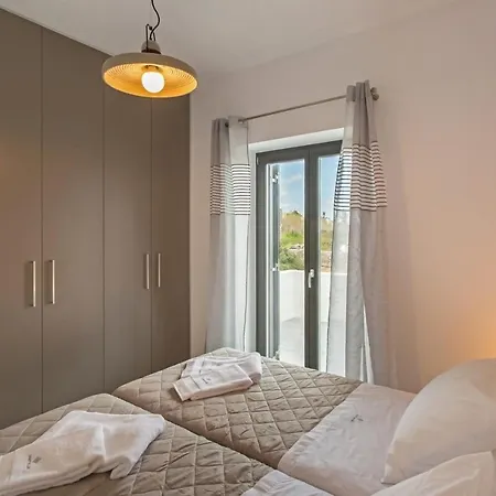 Vastblue Of Paros Aparthotel